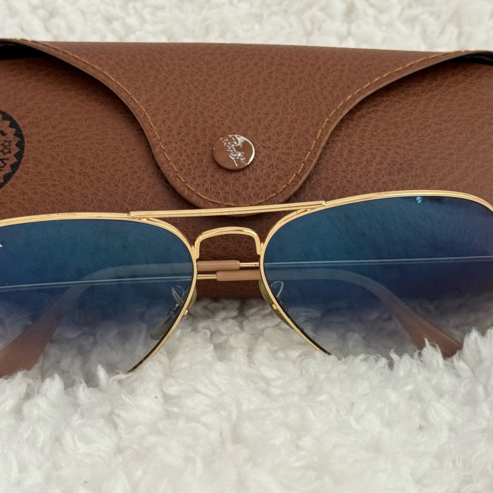 Ray-Ban Aviator Sunglasses with Gold Frame and Blue Lenses